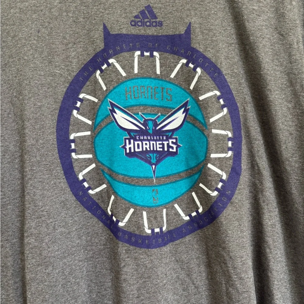 Adidas charlotte hornets nba basketball tshirt short sleeve - Picture 2 of 6